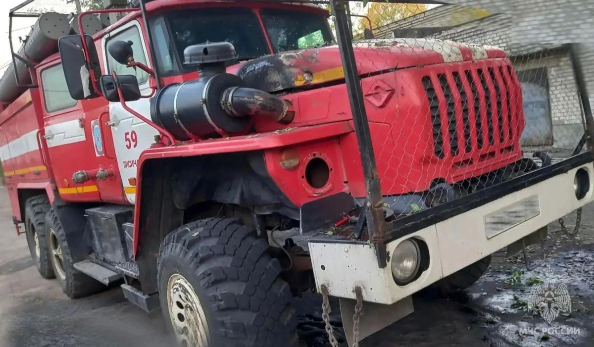 В Лисичанске во время тушения пожара дрон ударил по спасателям