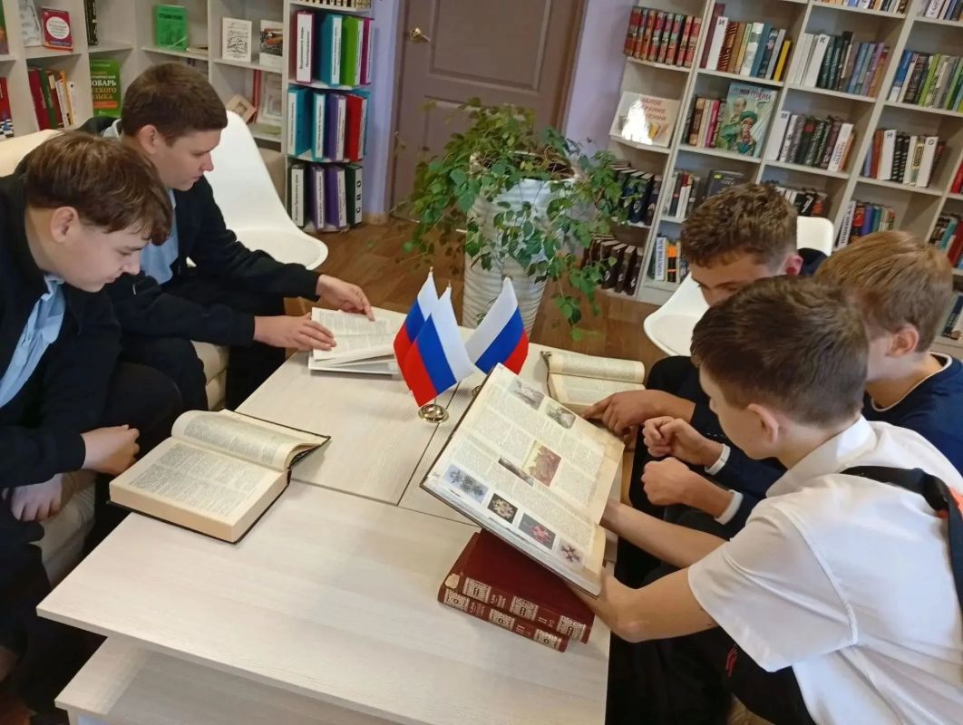 «Живое слово» Владимира Даля: в Новоайдарской библиотеке прошел день информации