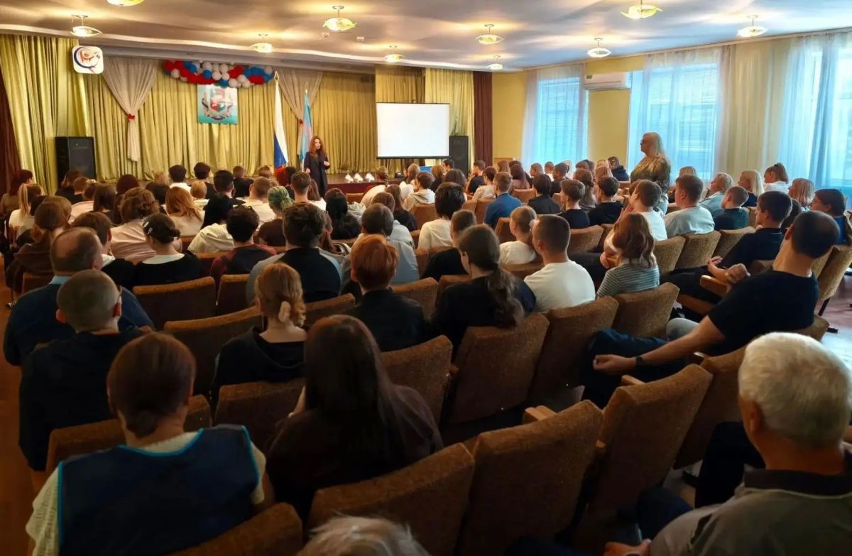 Полицейские наркоконтроля в сентябре провели свыше 30 профилактических мероприятий для школьников