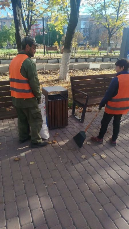 Коммунальные службы продолжают поддерживать порядок на общественных территориях городского округа