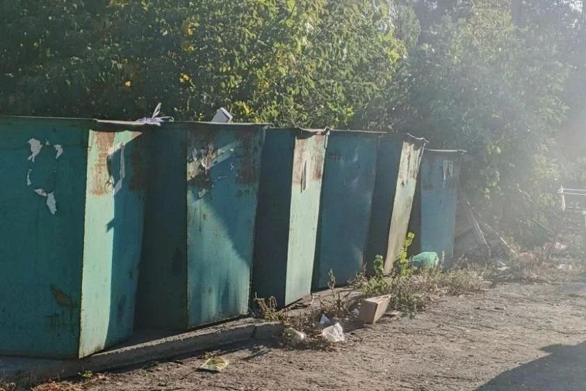 МУП «Благоустройство «СМО» продолжает уборку мест накопления ТКО в Свердловском муниципальном округе