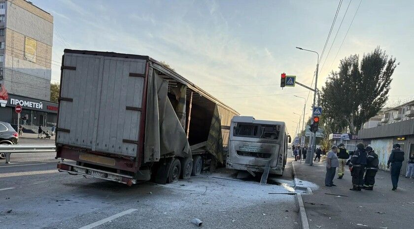 Количество пострадавших в результате атаки по автобусу в Луганске выросло до пяти человек