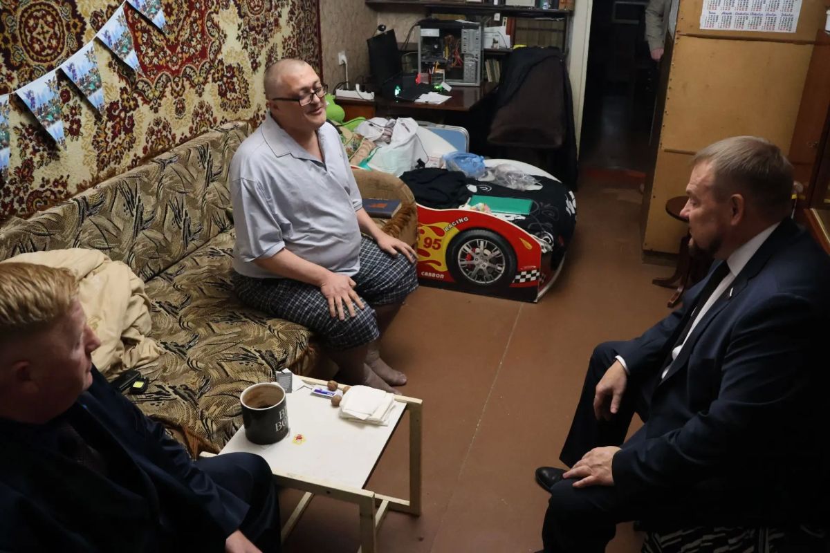 Денис Колесников: В адрес регионального отделения партии «Единая Россия» поступило обращение от маломобильного гражданина Журкова Василия Васильевича, участника боевых действий, с просьбой оказать содействие в оформлении...