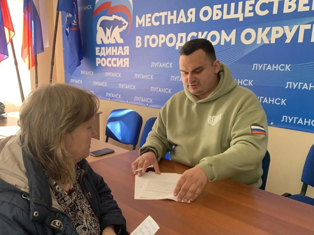 Депутат Совета городского округа Евгений Губарев провел личный прием граждан