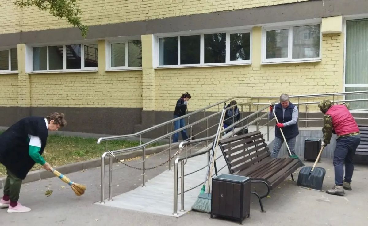 Вместе делаем город чище: спортивные учреждения приняли участие в общегородском субботнике