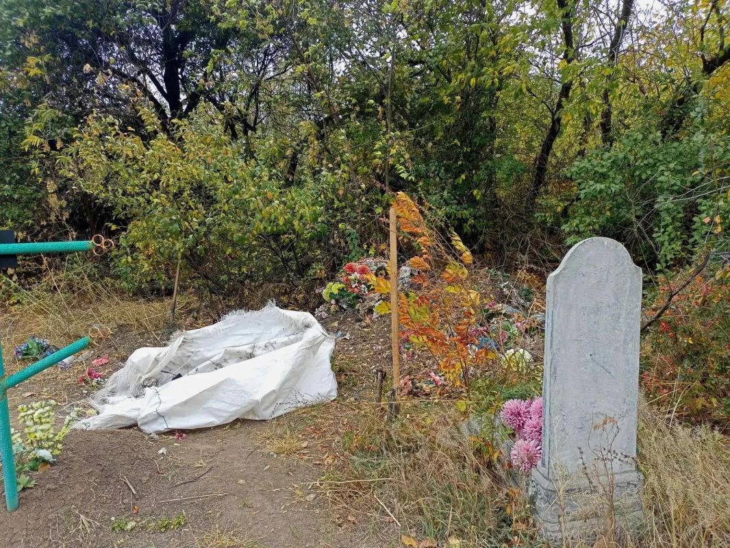 Работы по санитарной очистке городских кладбищ продолжаются