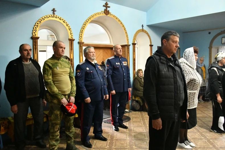 В храме Иконы Божией Матери Казанская прошло праздничное богослужение в честь Покрова Пресвятой Богородицы