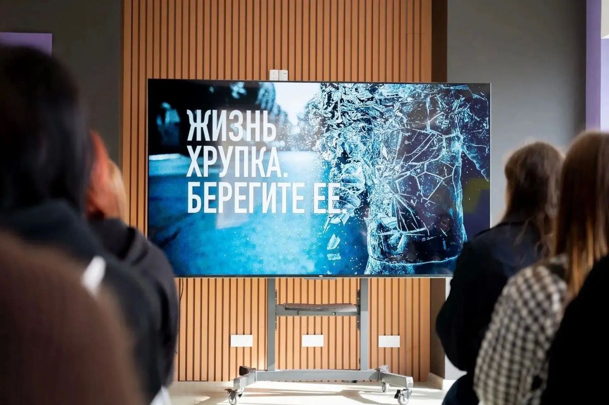 Госавтоинспекторы приняли участие в интенсиве по безопасности дорожного движения для студентов луганского колледжа