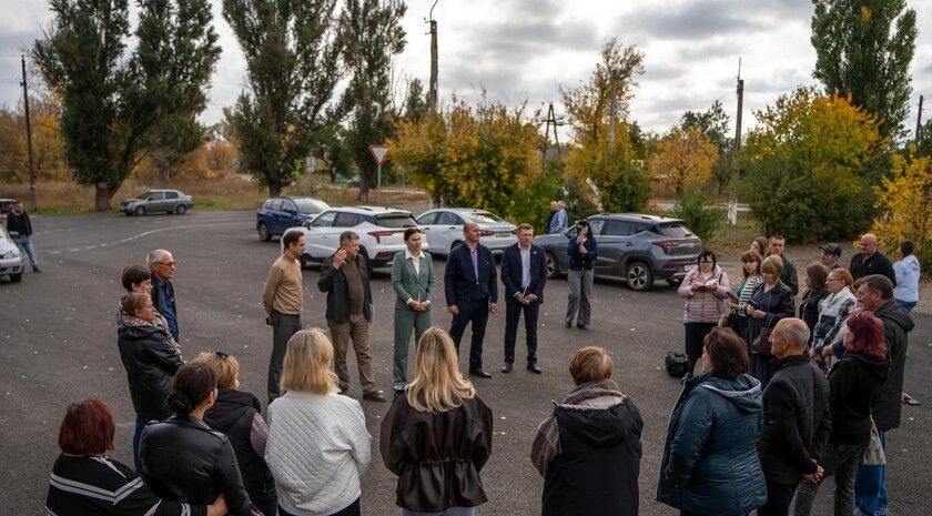 Власти Луганска выполнили вдвое больше запланированных дорожных работ в Роскошном