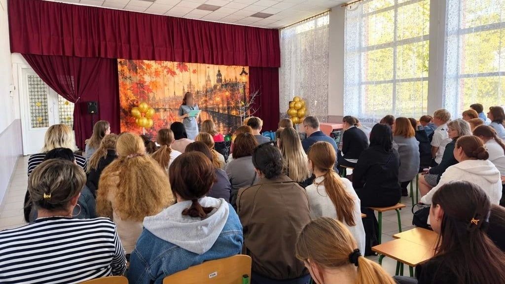 Сотрудники Меловского филиала УИИ регионального УФСИН провели лекции по профилактике правонарушений среди несовершеннолетних