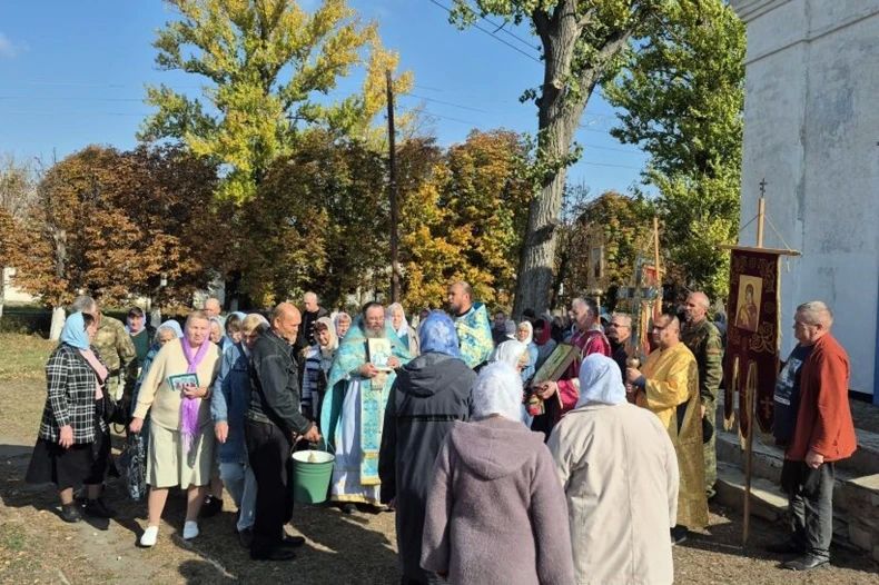 Радуйся, Радосте наша, покрый нас от всякаго зла