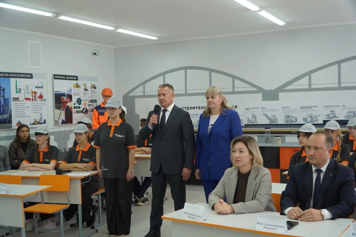 В Алчевске открыли первый в ЛНР дорожный класс