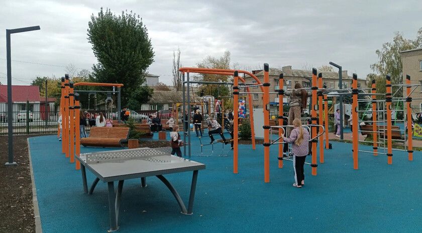 Общественную территорию открыли после благоустройства в Ровеньках