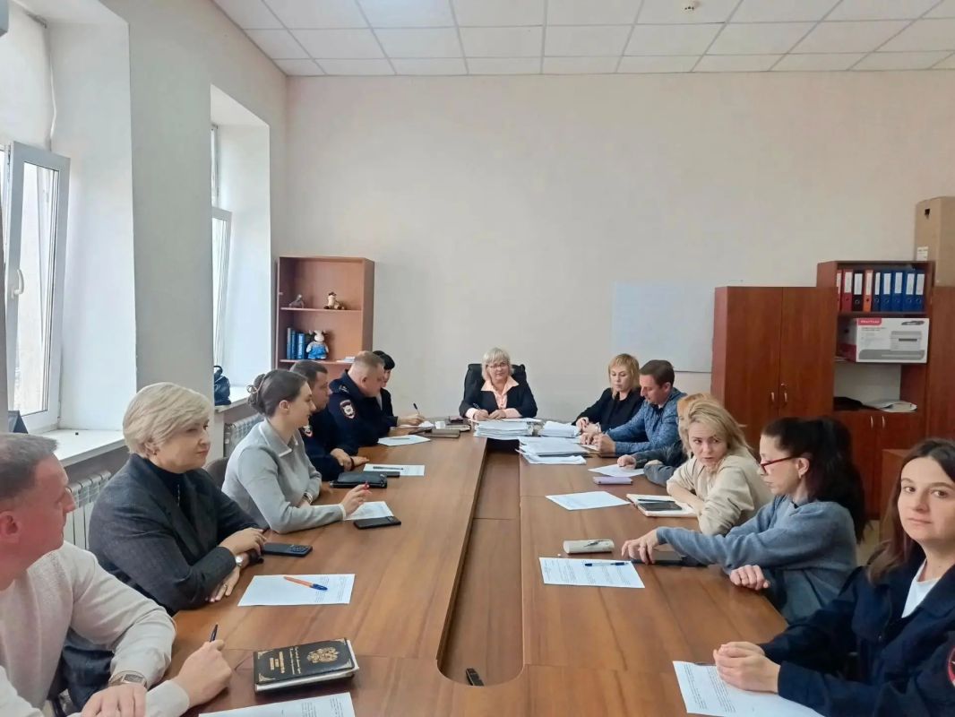 В Луганске состоялось внеочередное заседание городской комиссии по делам несовершеннолетних и защите их прав