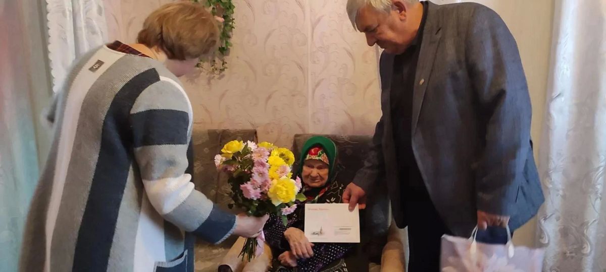В эти октябрьские дни свой 96-й день рождения отмечает замечательная женщина, долгожительница нашего муниципального округа - Меженская Раиса Захаровна