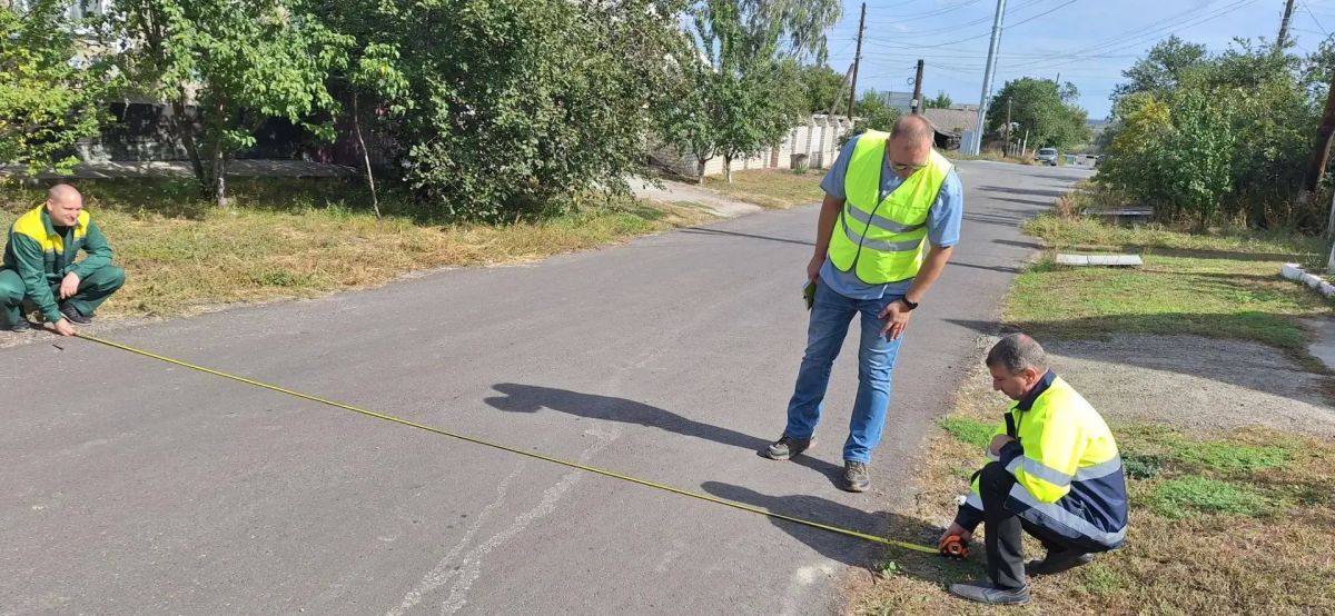 Качество ремонта дорог в Славяносербском округе проверили специалисты из Алтайского края