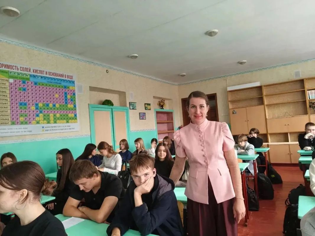 Специалисты аптеки № 377 г.Луганск провела профориентационную встречу с учащимися Луганской СШ № 37