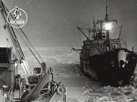26 июля 1985 года ледокол "Владивосток" обколол лёд вокруг судна «Михаил Сомов», дрейфовавшего во льдах 133 дняКапитан «Михаила Сомова» Валентин Родченко, уроженец Станицы Луганской, получил за этот подвиг Звание Героя СССР