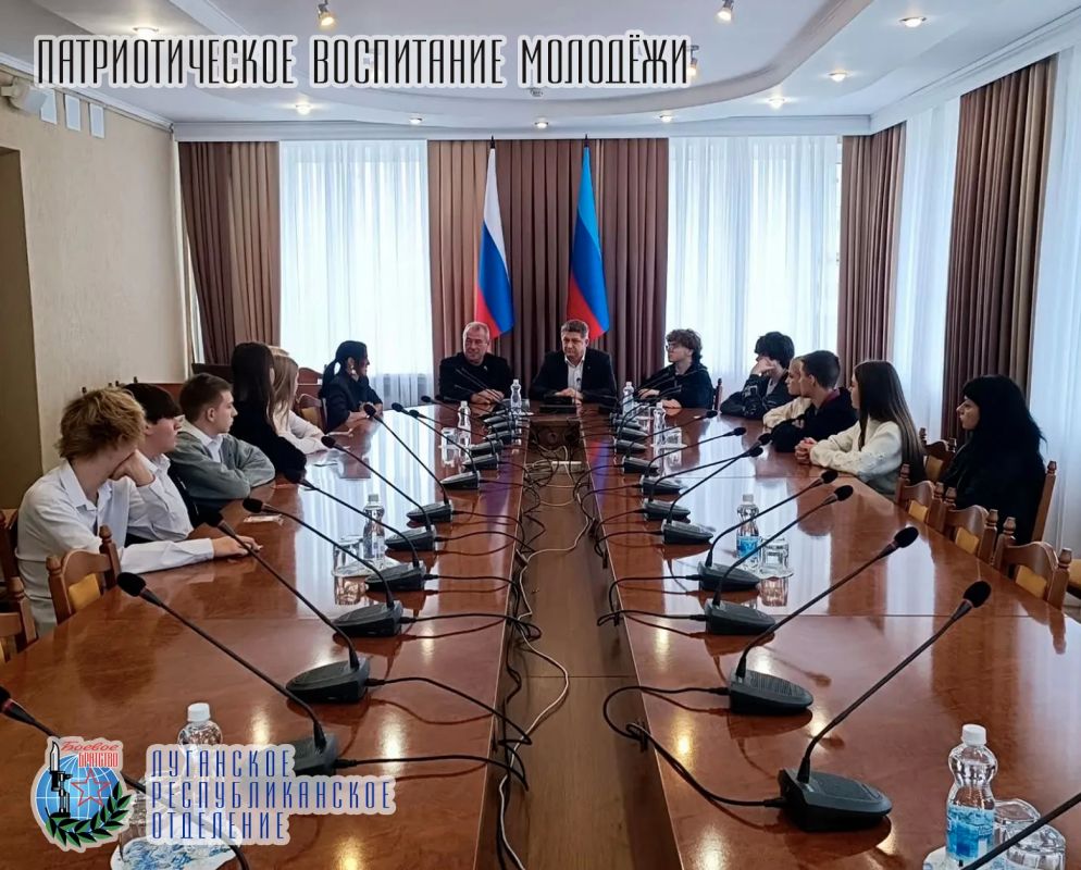 21 октября на базе городской администрации состоялась экскурсия по музею часов для учеников Луганской школы №13 имени Александра Молодчего