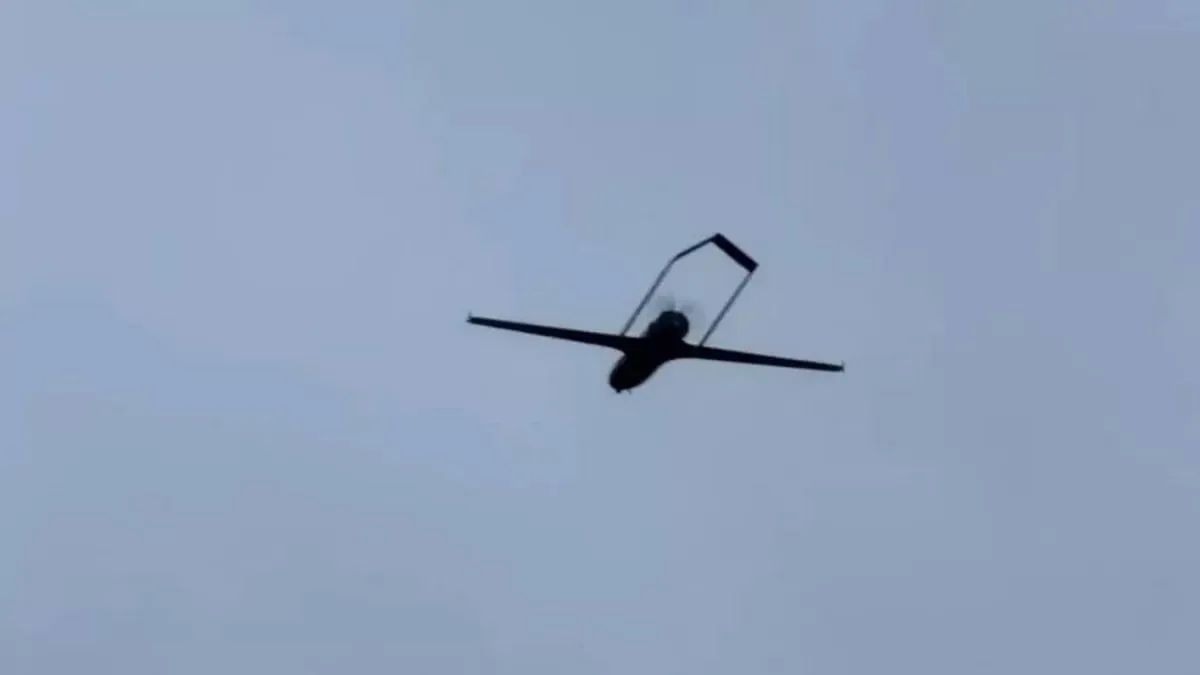 В Сватовском и Кременском округах погиб водитель грузовика, ещё три человека ранены