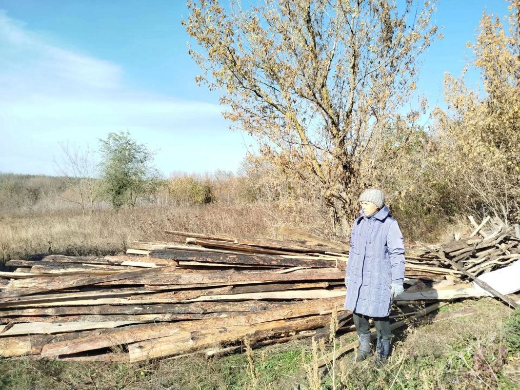 Жительнице Нижней Ольховой оказана помощь в приобретении дров