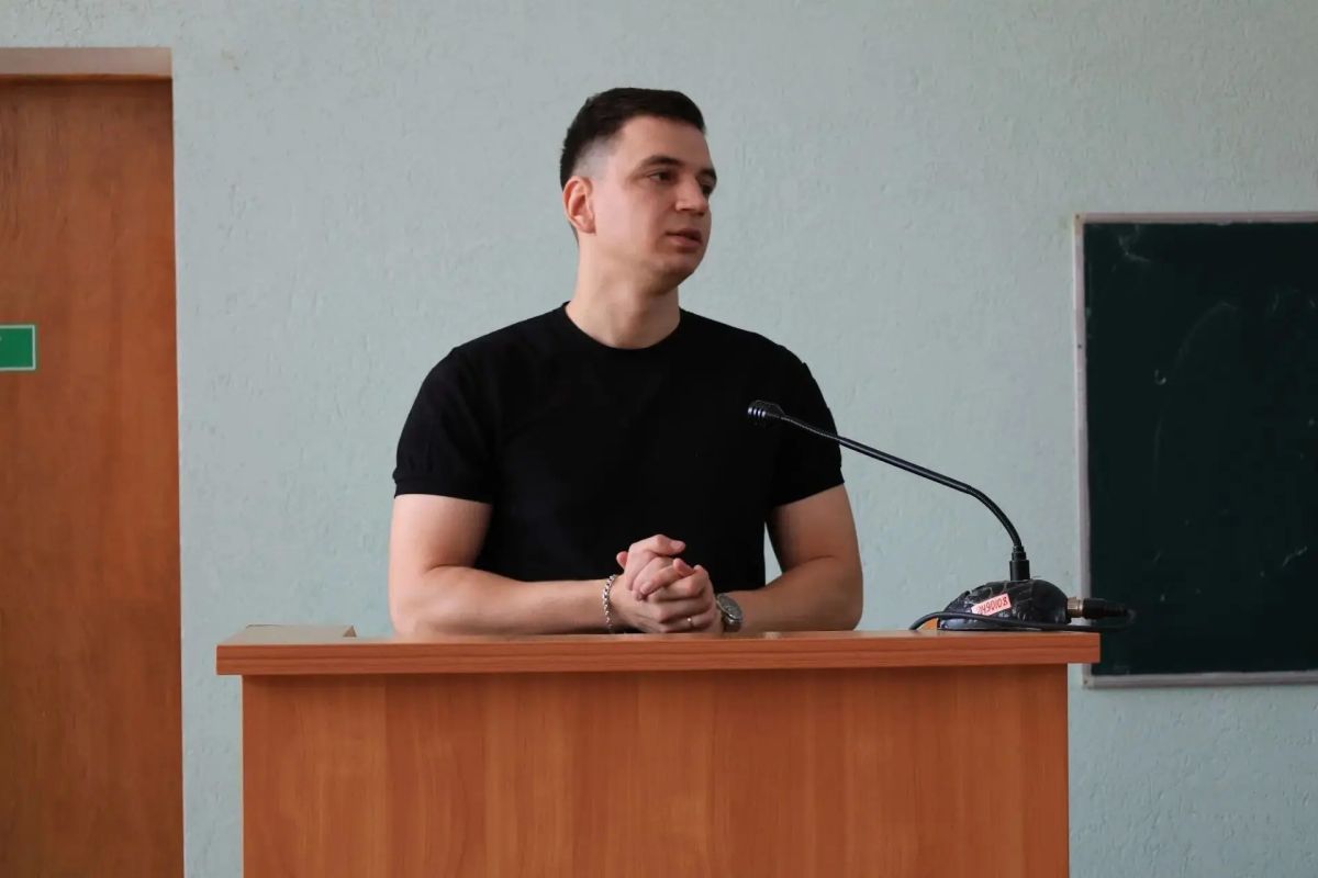 Полицейские рассказали иностранным студентам о безопасности в интернете