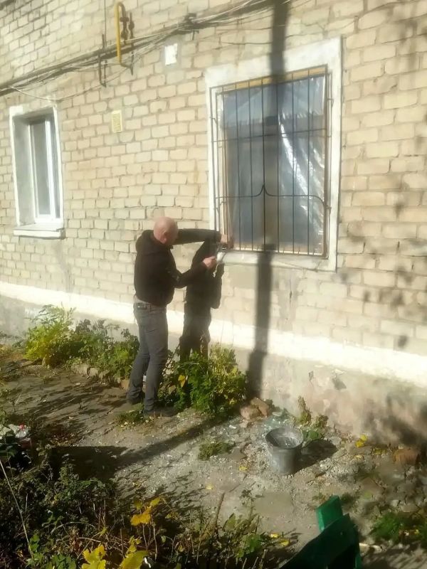 В Антраците восстанавливают повреждённые после атаки ВСУ многоквартирные дома