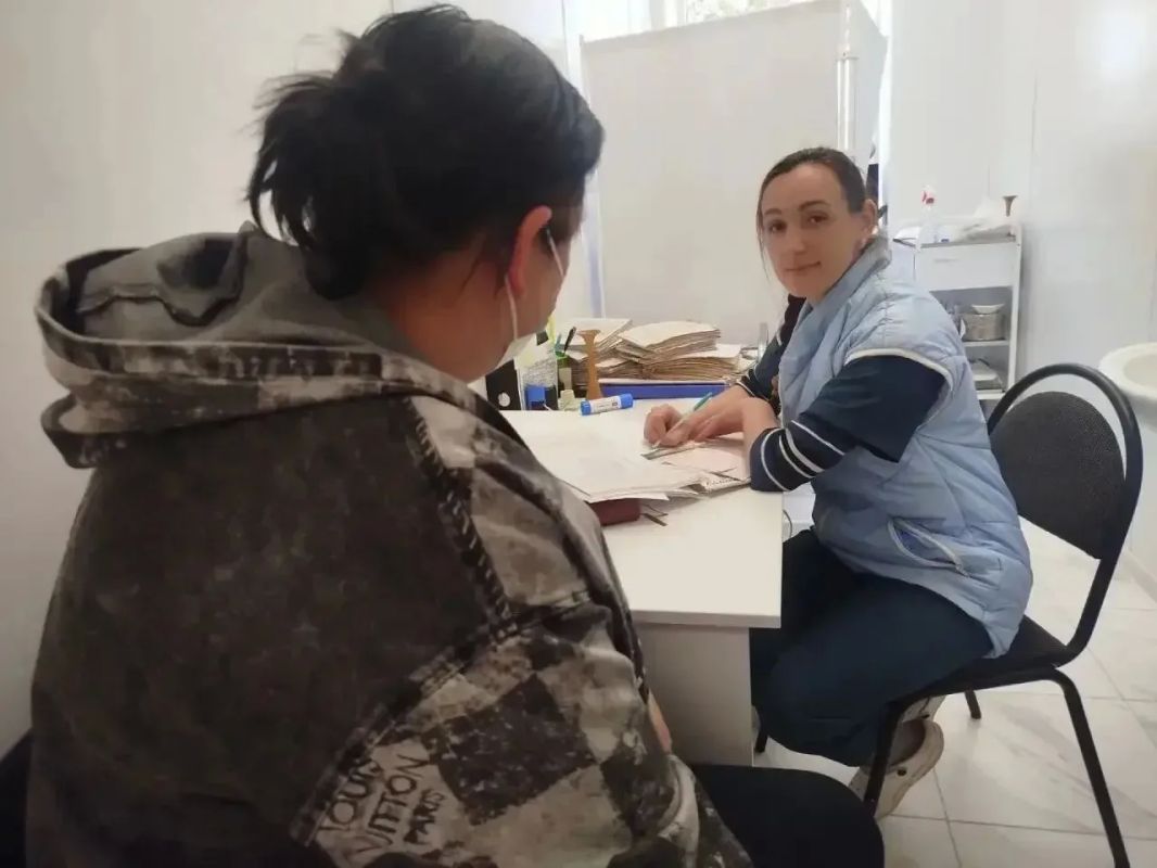 Специалисты Славяносербской ЦРБ осмотрели жителей пгт.Лотиково