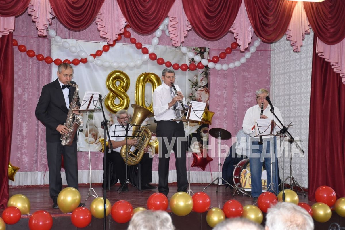 Краснолучский строительный колледж отметил юбилей – 80 лет