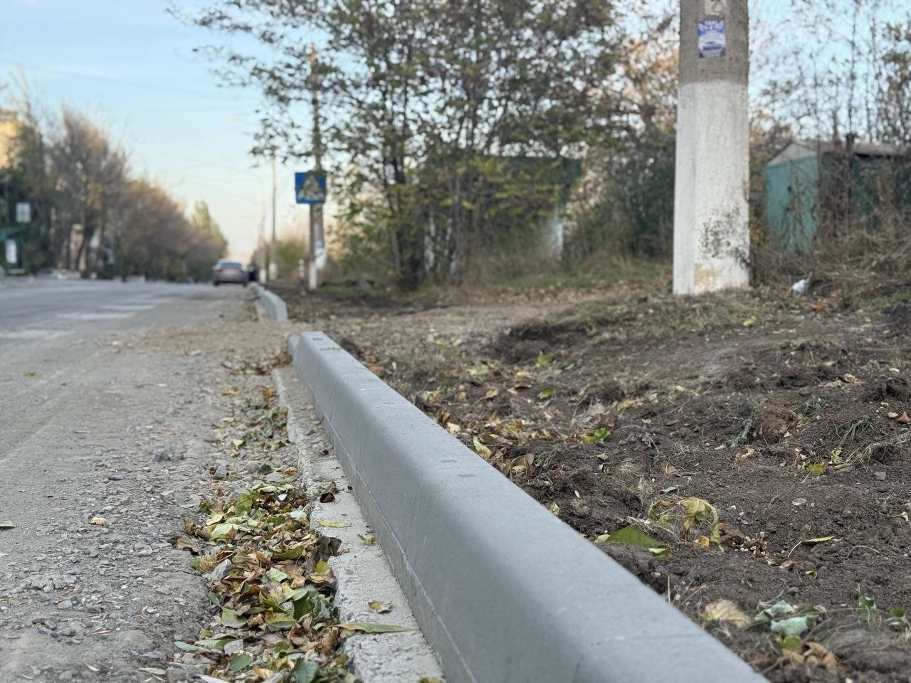 В Молодогвардейске продолжается благоустройство улицы Земнухова